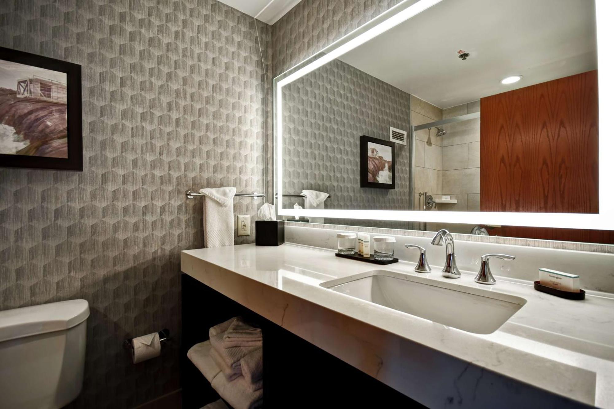 Embassy 4* Little Rock